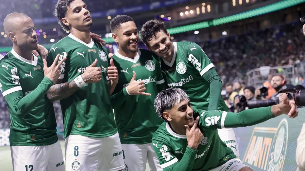 Facundo Torres jogador do Palmeiras comemora seu gol durante partida contra o Mirassol . Foto: Marcello Zambrana/AGIF