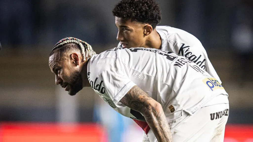 Neymar e Robinho Jr. juntos no duelo contra o Flamengo pelo Brasileirão – Foto: Raul Baretta/ Santos FC.