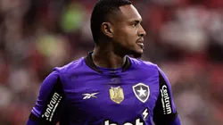 John goleiro do Botafogo durante partida contra o Vasco no estadio Mane Garrincha pelo campeonato Brasileiro A 2025. Foto: Mateus Dutra/AGIF