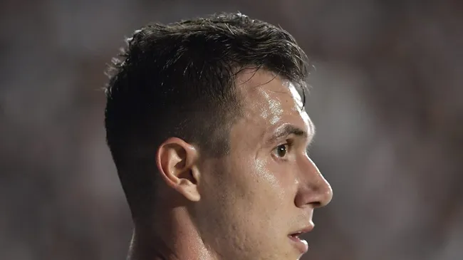 Foto: Thiago Ribeiro/AGIF – Lucas Piton deve ser reserva contra o Grêmio.