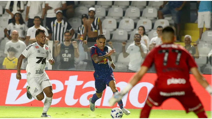 Vinicinho pelo Bragantino em partida diante do Santos. Foto: Mauricio De Souza/AGIF (via AP)