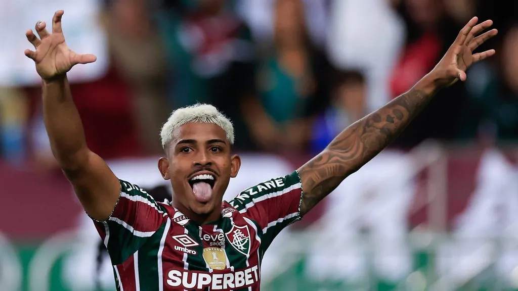 RIO DE JANEIRO, BRAZIL – MAY 29: John Kennedy of Fluminense celebrates after scoring the team’s third goal during the match between Fluminense and Alianza Lima as part of Copa CONMEBOL Libertadores 2024 at Maracana Stadium on May 29, 2024 in Rio de Janeiro, Brazil.  (Photo by Buda Mendes/Getty Images)
