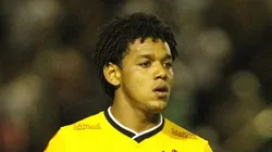 Romarinho em ação com a camisa do Corinthians.