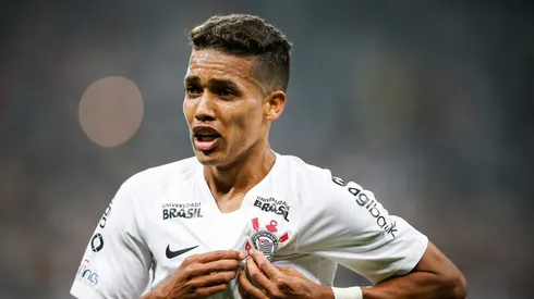 Cria do Terrão, Pedrinho entrou no radar do Corinthians, mas Shakhtar faz jogo duro