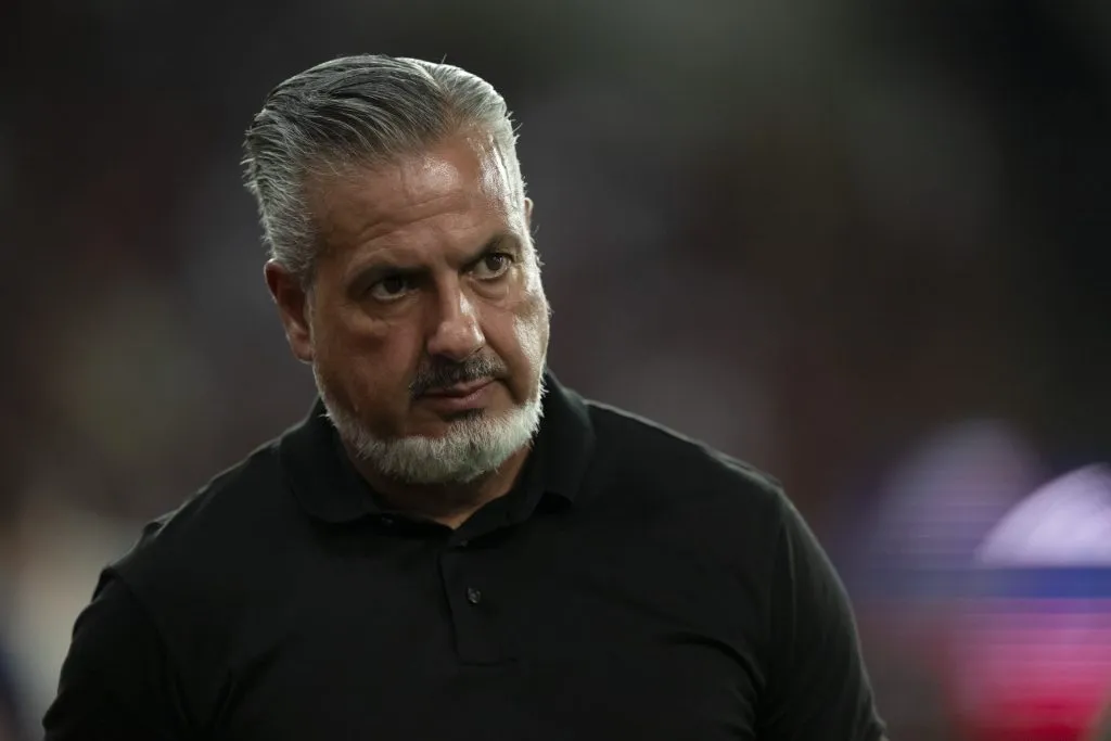 Jose Boto diretor de futebol do Flamengo antes da partida contra o Vasco no estadio Maracana pelo campeonato Brasileiro A 2025. Foto: Jorge Rodrigues/AGIF