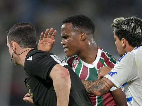 VAR e Rafael Klein não marcam pênalti de Kauã Prates