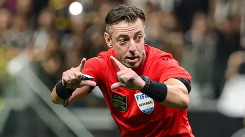 Raphael Claus foi criticado após Flamengo x Atlético-MG.
