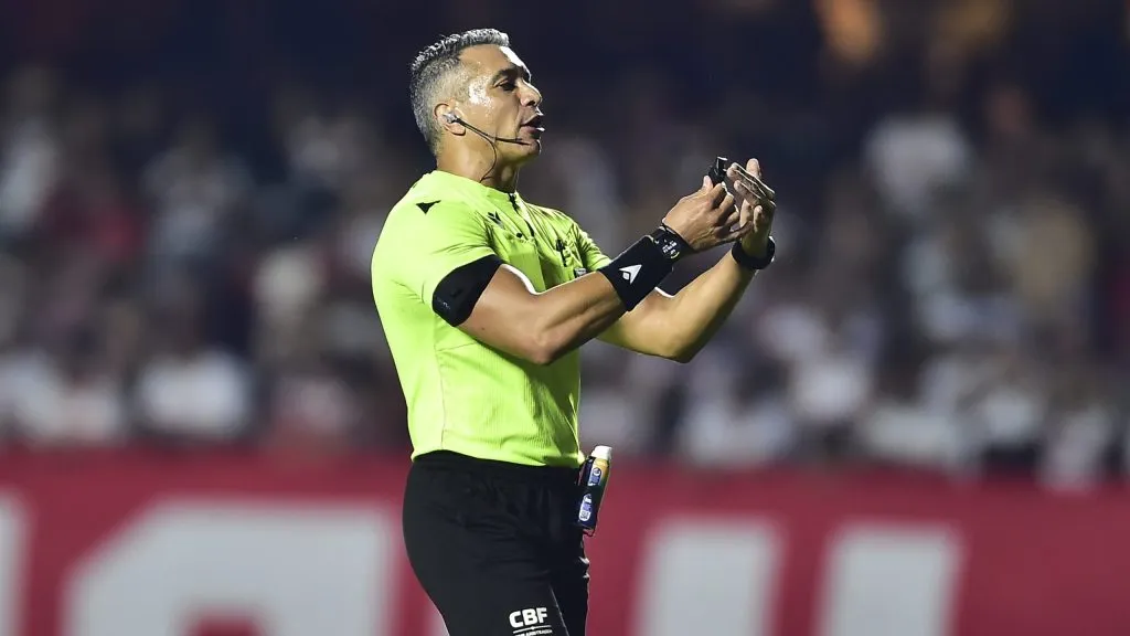 Árbitro definido para Vasco e Grêmio – Foto: Mauro Horita/Getty Images