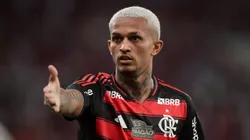 RJ - RIO DE JANEIRO - 18/05/2025 - BRASILEIRO A 2025, FLAMENGO X BOTAFOGO - Wesley jogador do Flamengo durante partida contra o Botafogo no estadio Maracana pelo campeonato Brasileiro A 2025.