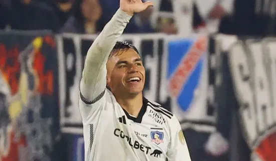 Vicente Pizarro pelo Colo-Colo.Foto: Marcelo Hernandez/Getty Images