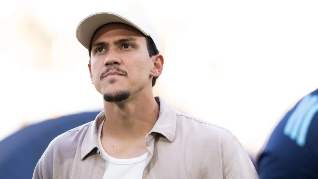 Pedro pode voltar ao Flamengo diante do Fluminense – Foto: Jorge Rodrigues/AGIF