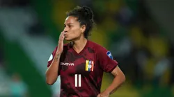 A venezuelana Oriana Altuve comemora após marcar um gol