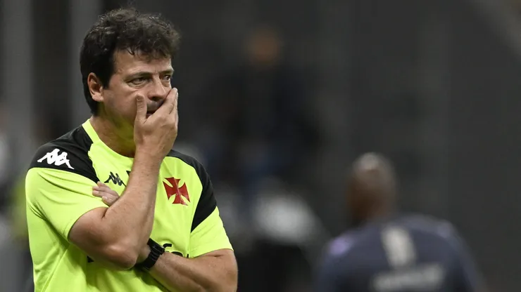 Fernando Diniz tecnico do Vasco durante partida contra o Botafogo no estadio Mane Garrincha pelo campeonato Brasileiro A 2025. Foto: Mateus Dutra/AGIF