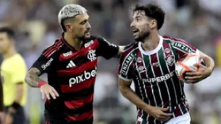 RJ - RIO DE JANEIRO - 12/03/2025 - CARIOCA 2025, FLUMINENSE X FLAMENGO - Martinelli jogador do Fluminense disputa lance com Arrascaeta jogador do Flamengo durante partida no estadio Maracana pelo campeonato Carioca 2025. Foto: Alexandre Loureiro/AGIF