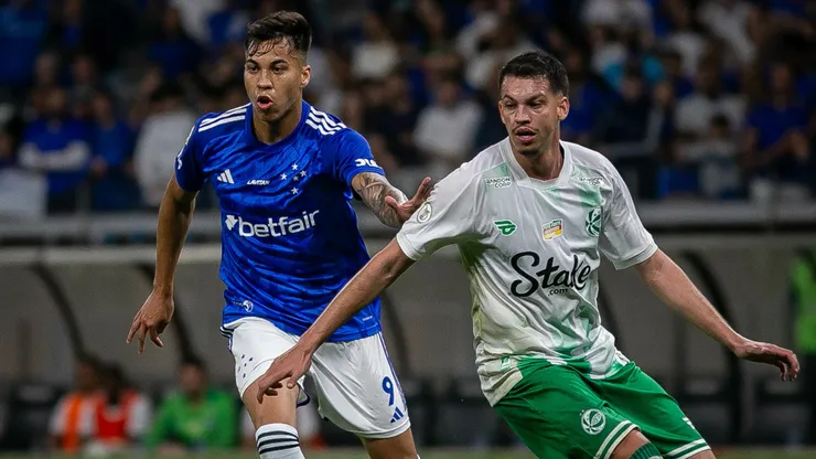 MG - BELO HORIZONTE - 24/07/2024 - BRASILEIRO A 2024, CRUZEIRO X JUVENTUDE - Kaio Jorge jogador do Cruzeiro durante partida contra o Juventude no estadio Mineirao pelo campeonato Brasileiro A 2024. Foto: Fernando Moreno/AGIF