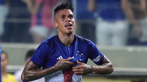 MG - BELO HORIZONTE - 25/04/2023 - COPA DO BRASIL 2023, CRUZEIRO X NAUTICO - Richard jogador do Cruzeiro comemora seu gol durante partida contra o Nautico no estadio Independencia pelo campeonato Copa do Brasil 2023. Foto: Gilson Junio/AGIF