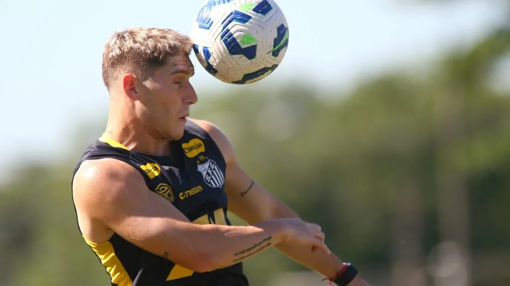 Benjamin Rollheiser jogador do Santos durante treino no Centro de Treinamento CT Rei Pele. Foto: Mauricio De Souza/AGIF