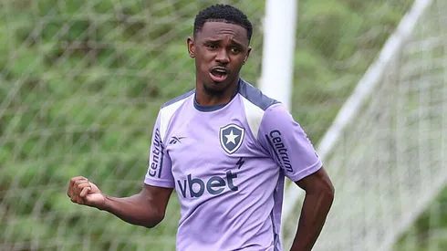 Jeffinho convive com muitos problemas médicos no Botafogo – Foto: Vitor Silva/Botafogo