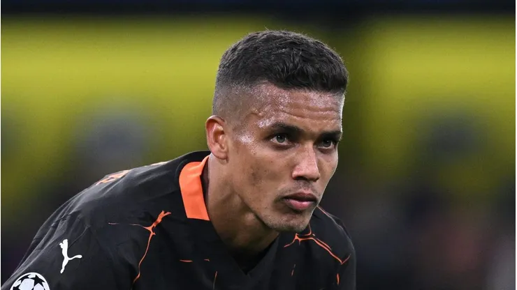 Pedrinho durante jogo pelo Shakhtar Donetsk.