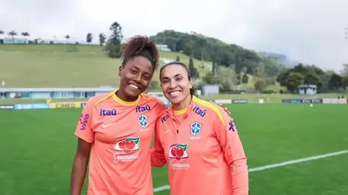Kaylane e Marta. Foto: Lívia Villas Boas/CBF