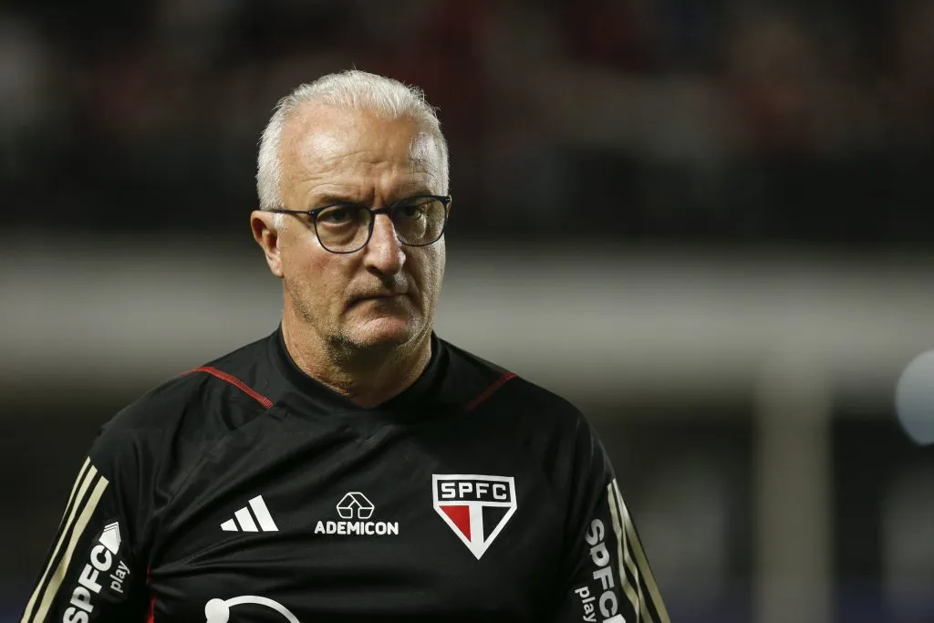 Dorival Jr atuando como técnico do São Paulo – (Photo by Ricardo Moreira/Getty Images)