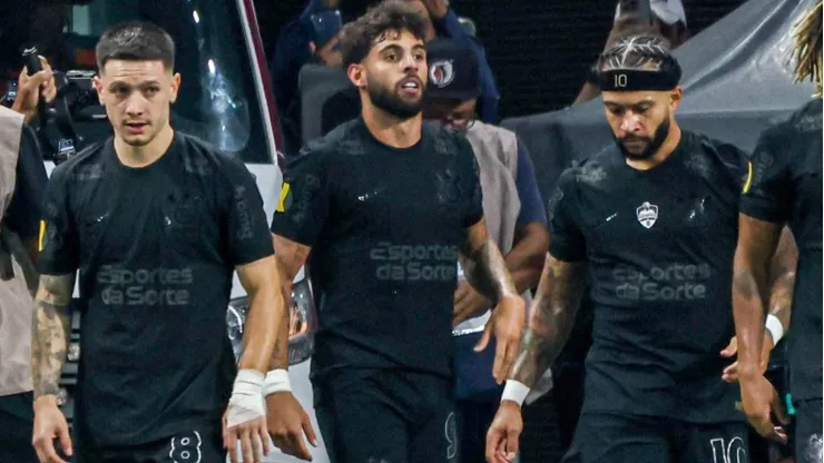 Garro, Yuri e Memphis ainda não atuaram juntos sob o comando de Dorival Jr. Foto: Reprodução