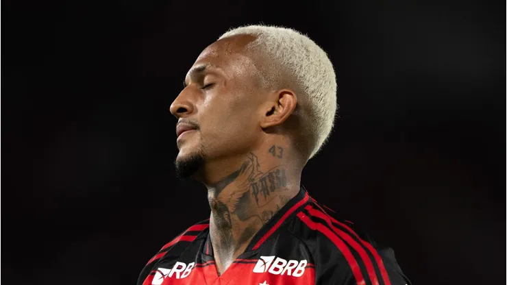 RJ - RIO DE JANEIRO - 12/07/2025 - BRASILEIRO A 2025, FLAMENGO X SAO PAULO - Wesley jogador do Flamengo lamenta durante partida contra o Sao Paulo no estadio Maracana pelo campeonato Brasileiro A 2025. Foto: Jorge Rodrigues/AGIF