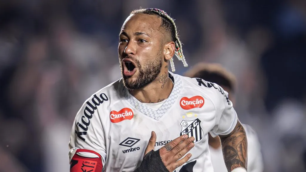 Neymar comemorando gol pelo Santos.