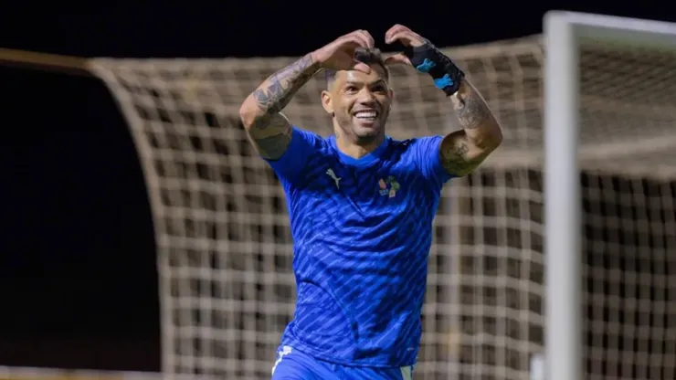 Alvo do Vasco, Carlos Júnior vestiu a camisa do Neom SC na última temporada - Foto: Reprodução/Neom SC