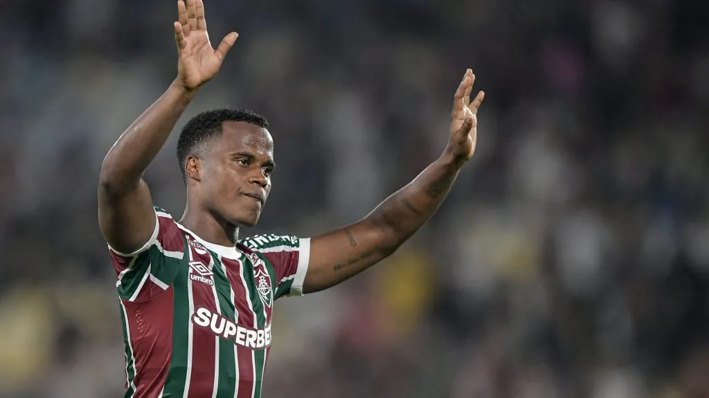 Jhon Arias se despedindo. Foto: Thiago Ribeiro/AGIF