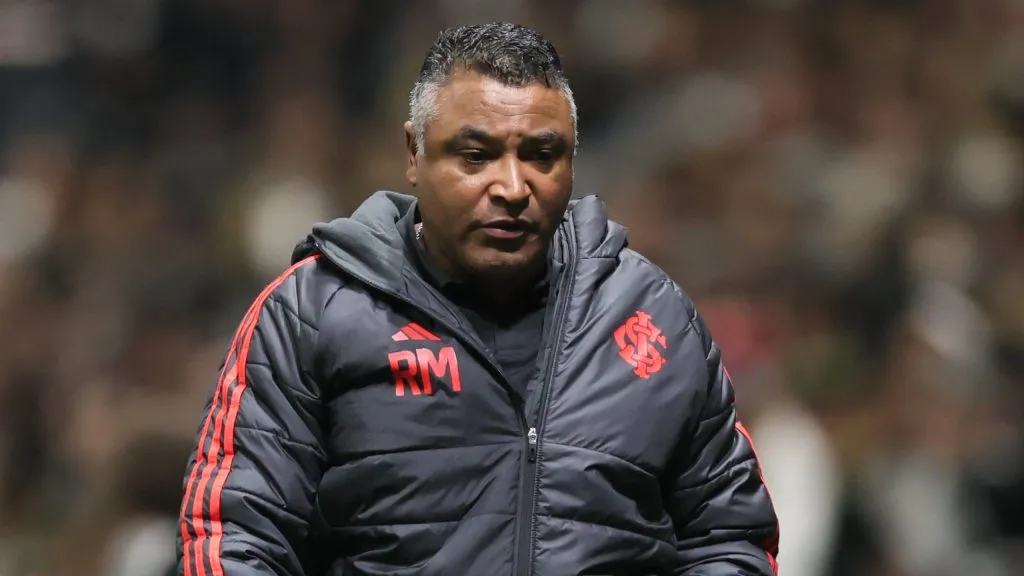 Roger Machado concedeu entrevista. Foto: Gilson Lobo/AGIF.