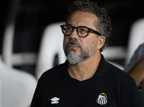 Cleber Xavier comemora Departamento Médico vazio no Santos