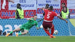 Fifa estuda acabar com rebotes nas penalidades durante os 90 minutos de jogo (Photo by Carl Recine/Getty Images)