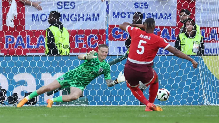 Fifa estuda acabar com rebotes nas penalidades durante os 90 minutos de jogo (Photo by Carl Recine/Getty Images)