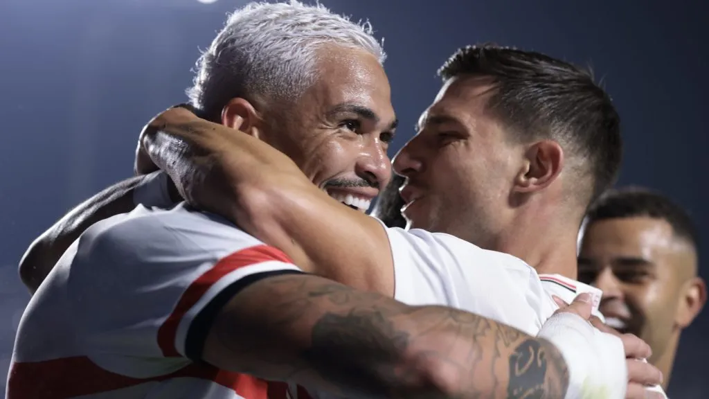 Luciano, jogador do São Paulo, comemora seu gol durante partida contra o Corinthians no estadio Morumbi pelo campeonato Brasileiro A 2025. Foto: Marcello Zambrana/AGIF