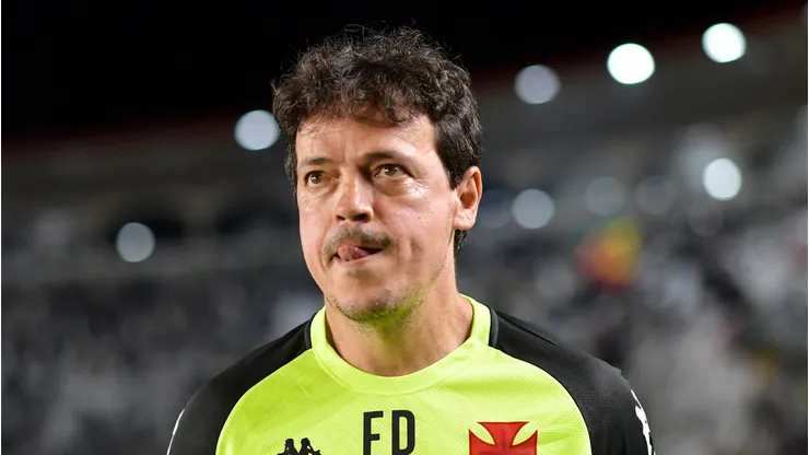Fernando Diniz durante partida do Vasco em São Januário