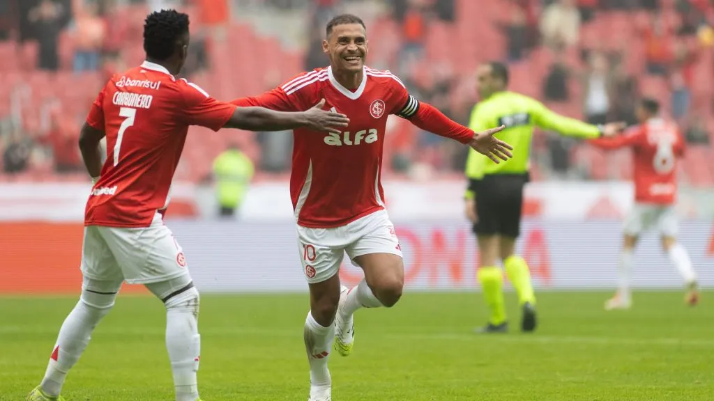 RS – PORTO ALEGRE – 20/07/2025 – BRASILEIRO A 2025, INTERNACIONAL X CEARA – Alan Patrick jogador do Internacional comemora seu gol durante partida contra o Ceara no estadio Beira-Rio pelo campeonato Brasileiro A 2025. Foto: Cristiano Junior/AGIF