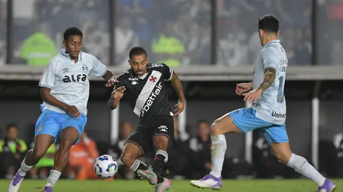 Números de Vasco e Grêmio surpreendem e expõem crise nos dois lados. Foto: Thiago Ribeiro/AGIF