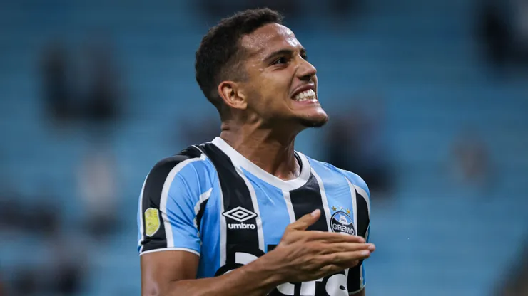 Gustavo Martins, zagueiro do Grêmio. Foto: Maxi Franzoi/AGIF