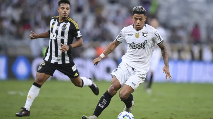 Matheus Martins segue fora do Botafogo com lesão que preocupa clube (Photo by Pedro Vilela/Getty Images)