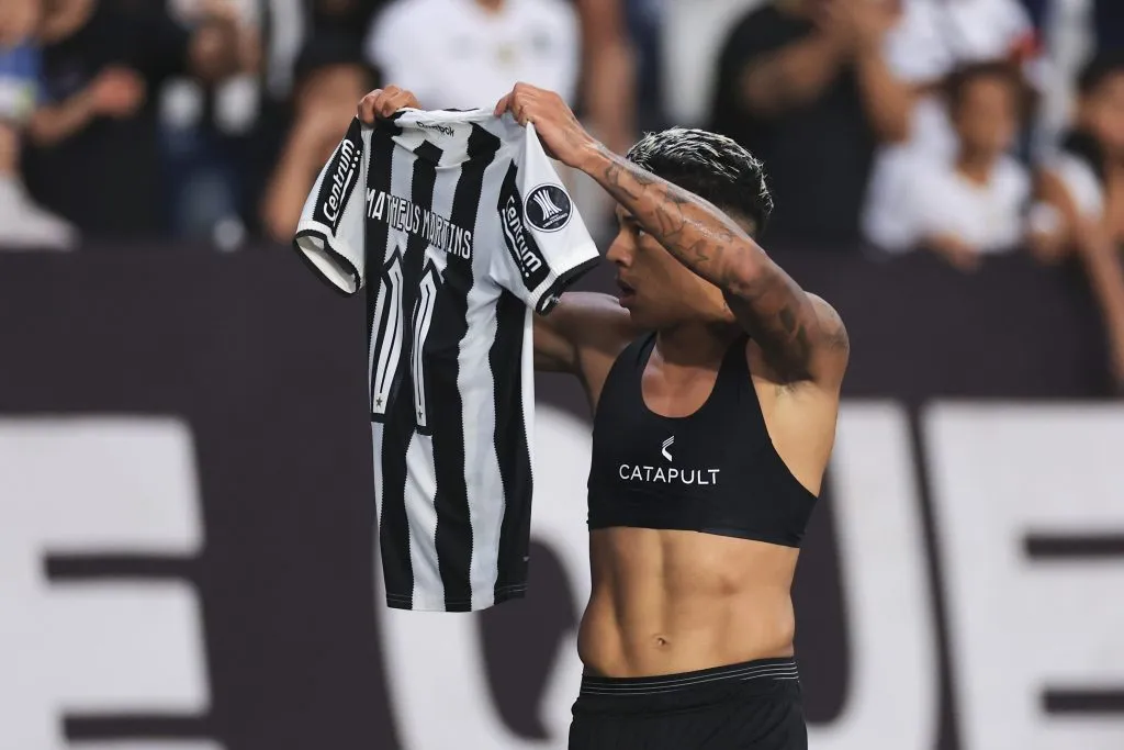 Matheus durante partida do Botafogo. (Photo by Buda Mendes/Getty Images)