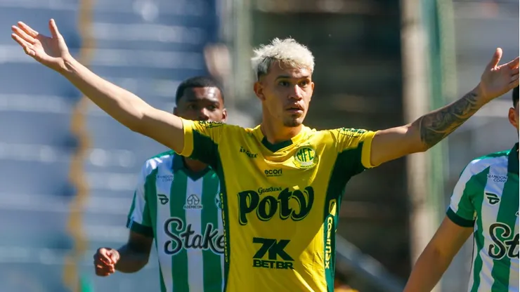 Cristian em partida pelo Mirassol