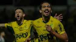 Jogadores do Mirassol celebram um dos gols feitos contra o Santos. Foto: JP Pinheiro/Mirassol.