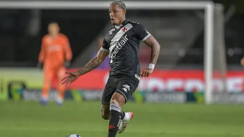 David em ação pelo Vasco na partida contra o Grêmio. Foto: Thiago Ribeiro/AGIF