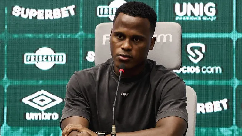 Arias se despediu do Fluminense durante coletiva no CT Carlos Castilho. Foto: Lucas Merçon/Fluminense FC