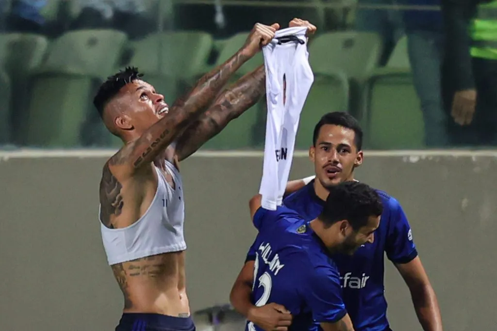 MG – BELO HORIZONTE – 25/04/2023 – COPA DO BRASIL 2023, CRUZEIRO X NAUTICO – Richard jogador do Cruzeiro comemora seu gol durante partida contra o Nautico no estadio Independencia pelo campeonato Copa do Brasil 2023. Foto: Gilson Junio/AGIF