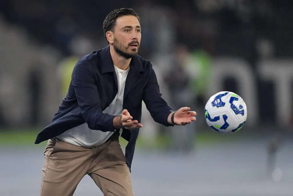 RJ – RIO DE JANEIRO – 16/07/2025 – BRASILEIRO A 2025, BOTAFOGO X VITORIA – Davide Ancelotti tecnico do Botafogo durante partida contra o Vitoria no estadio Engenhao pelo campeonato Brasileiro A 2025. Foto: Thiago Ribeiro/AGIF