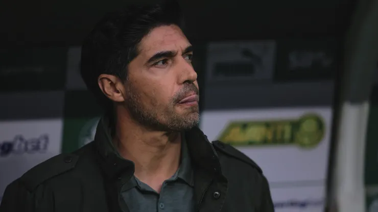 Abel Ferreira, técnico do Palmeiras, durante partida contra o Atletico-MG no estadio Arena Allianz Parque pelo campeonato Brasileiro A 2025. Foto: Ettore Chiereguini/AGIF