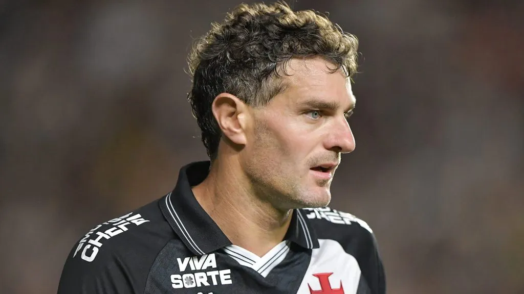 Vegetti, assim como Diniz, está confiante no Vasco contra o Del Valle – Foto: Thiago Ribeiro/AGIF