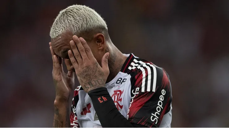 RJ - RIO DE JANEIRO - 19/04/2025 - BRASILEIRO A 2025, VASCO X FLAMENGO - Wesley jogador do Flamengo durante partida contra o Vasco no estadio Maracana pelo campeonato Brasileiro A 2025.